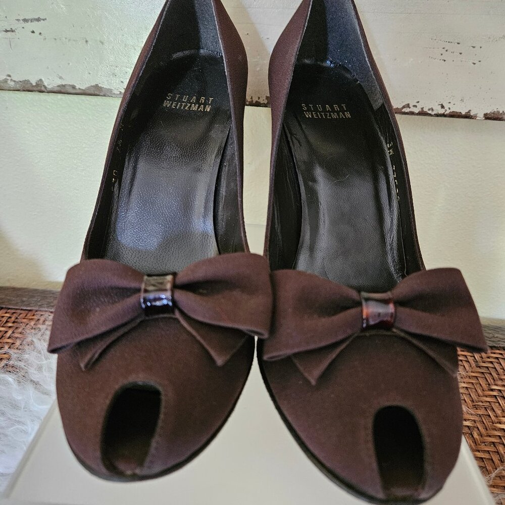 Stuart Weitzman -Women`s Brown Satin Bow PeepToe Wedge Heel Shoe Pump size 7.5